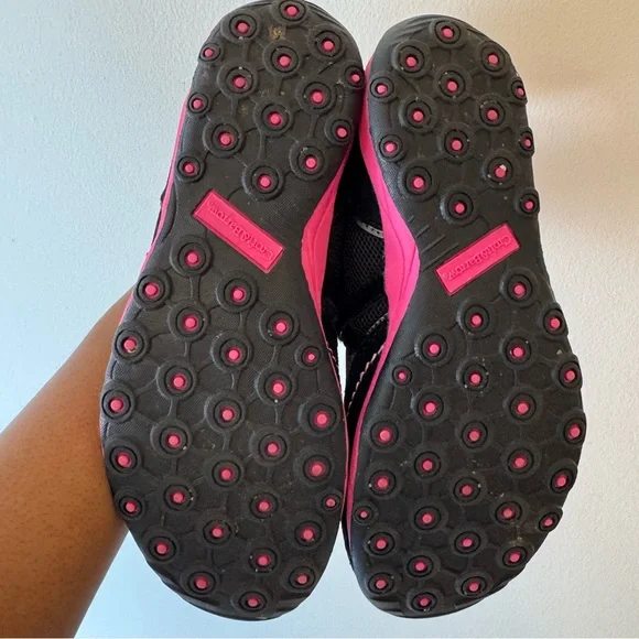 Croft & Barrow Sz 6.5 Women's Black & Pink Sporty Shoes 0003 - Picture 11 of 13